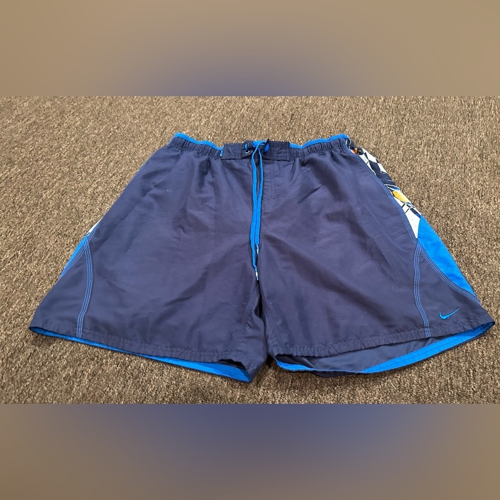 EUC Men’s XXL Nike Swim trunks lined board shorts bottoms blue Hawaiian elastic